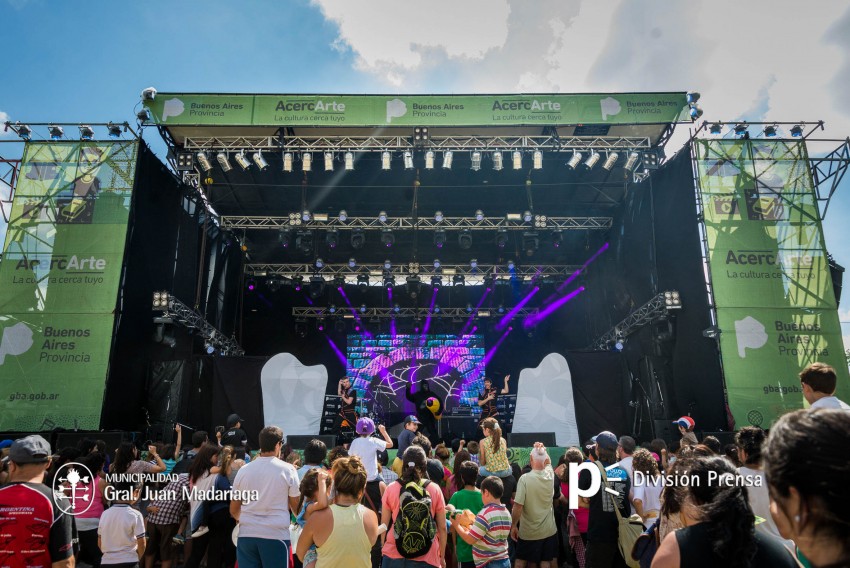 AcercArte pas por Madariaga y unas 20 mil personas disfrutaron de la 