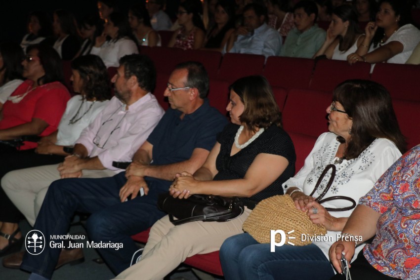 Entregaron placas a alumnos destacados