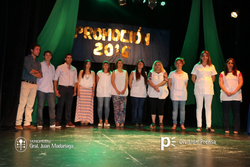 Entregaron placas a alumnos destacados