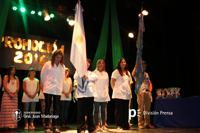 Entregaron placas a alumnos destacados