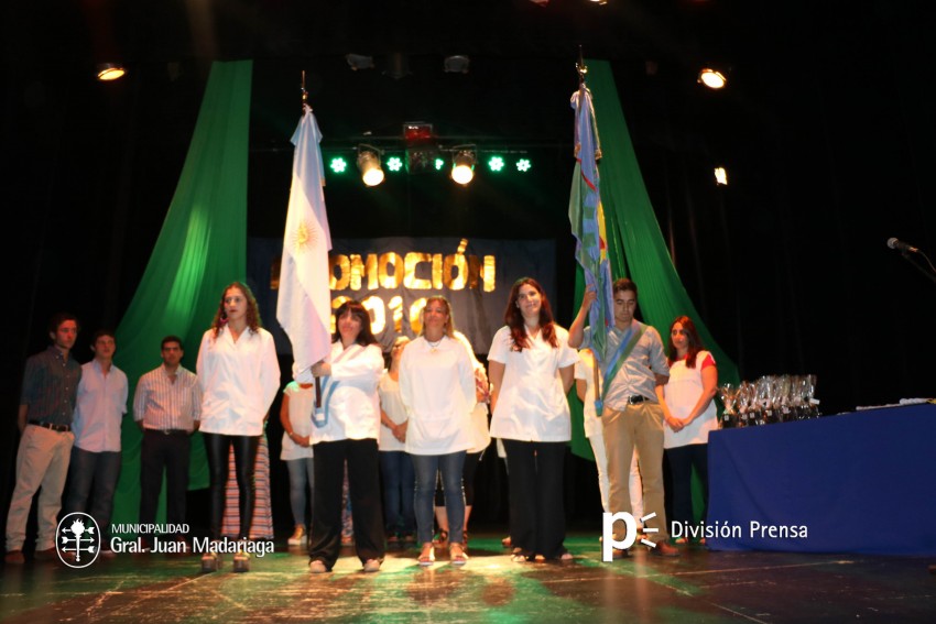 Entregaron placas a alumnos destacados