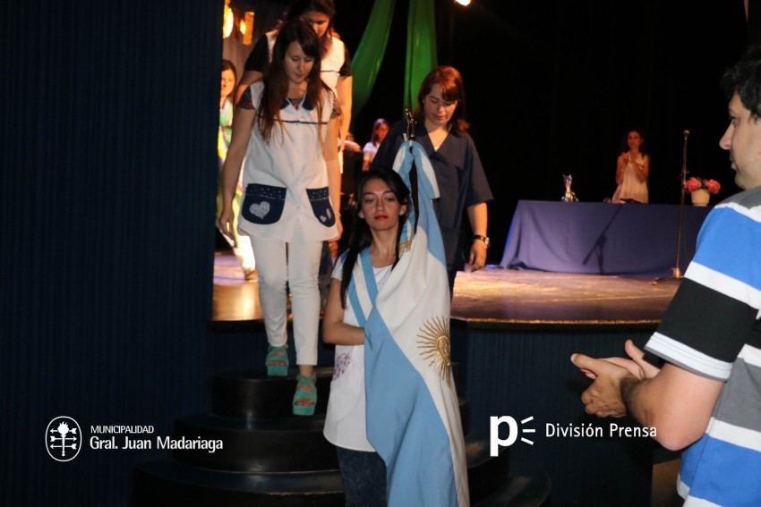 Entregaron placas a alumnos destacados