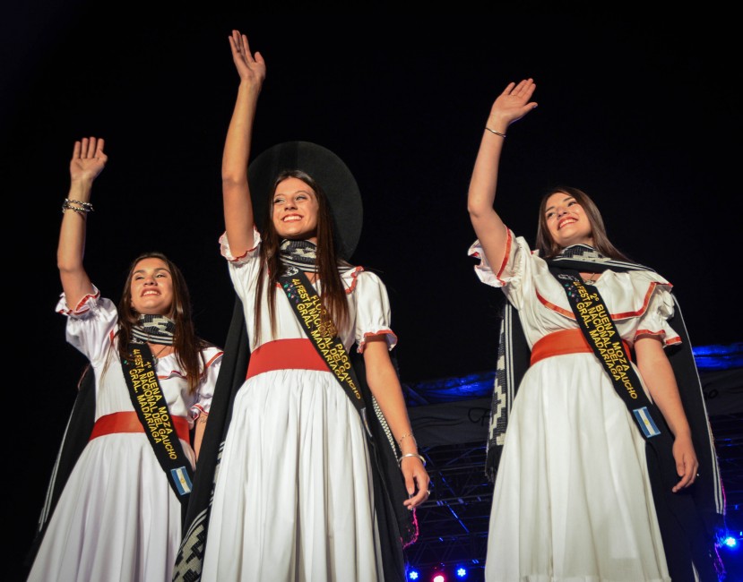 Se realiz el desfile presentacin de Buenas Mozas