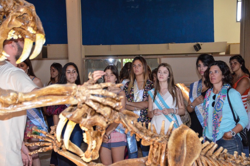 Reinas invitadas recorrieron la ciudad y sus museos