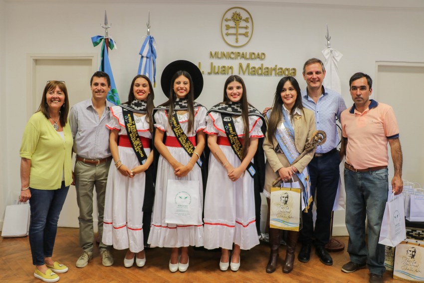 Santoro recibi a reinas invitadas en el Palacio Municipal