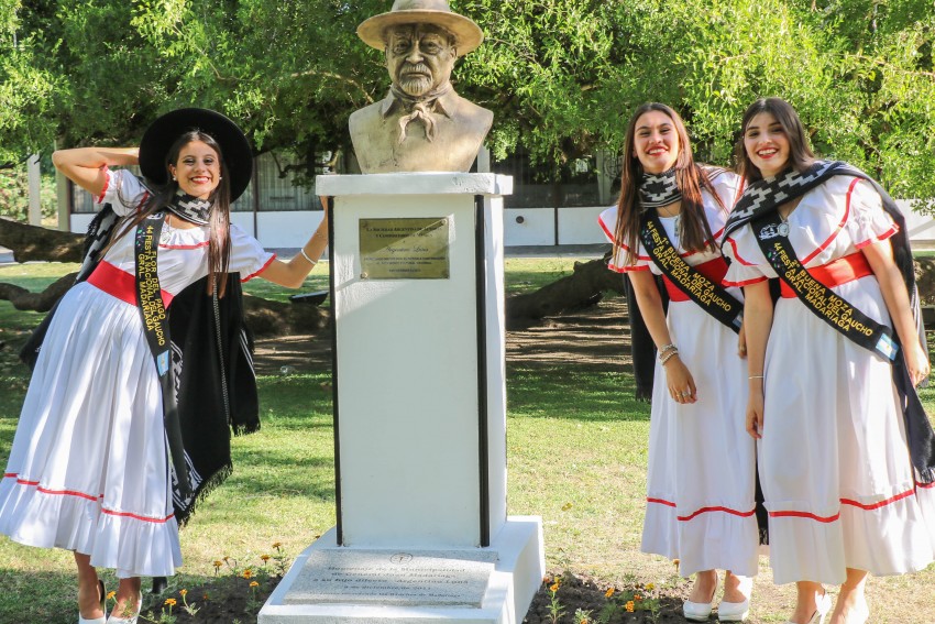Santoro recibi a reinas invitadas en el Palacio Municipal