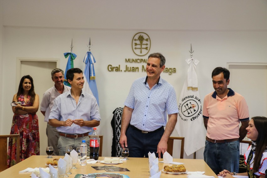 Santoro recibi a reinas invitadas en el Palacio Municipal