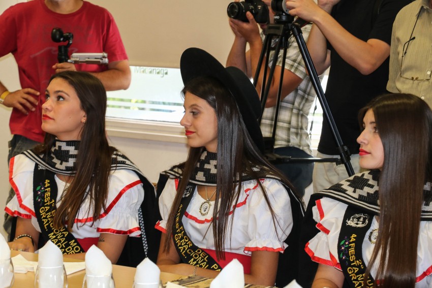 Santoro recibi a reinas invitadas en el Palacio Municipal