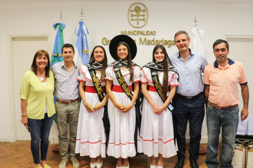 Santoro recibi a reinas invitadas en el Palacio Municipal