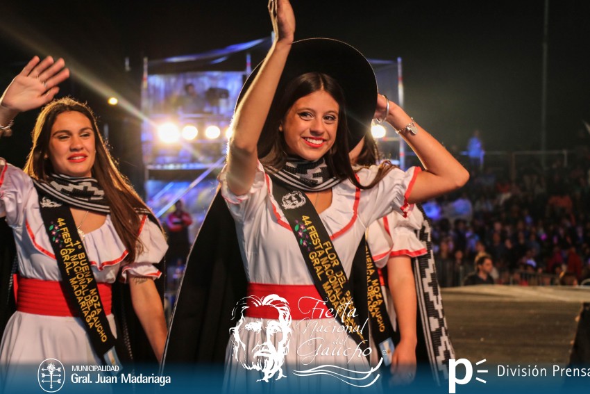 La eleccin de la Flor del Pago en fotos