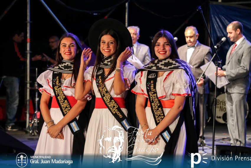 La eleccin de la Flor del Pago en fotos