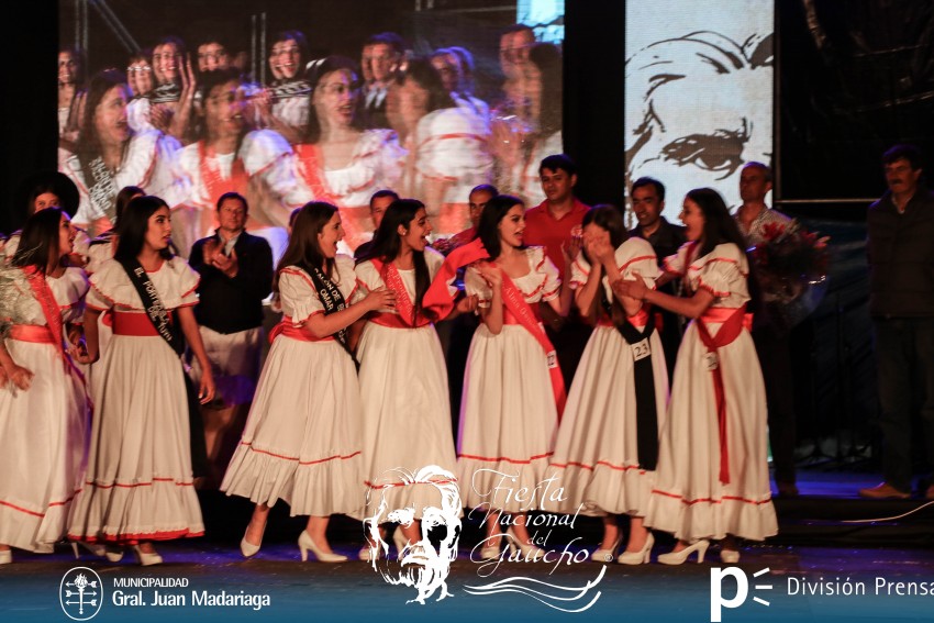 La eleccin de la Flor del Pago en fotos