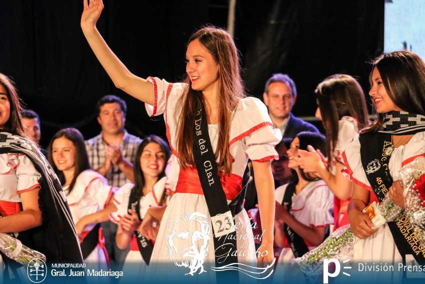 La eleccin de la Flor del Pago en fotos