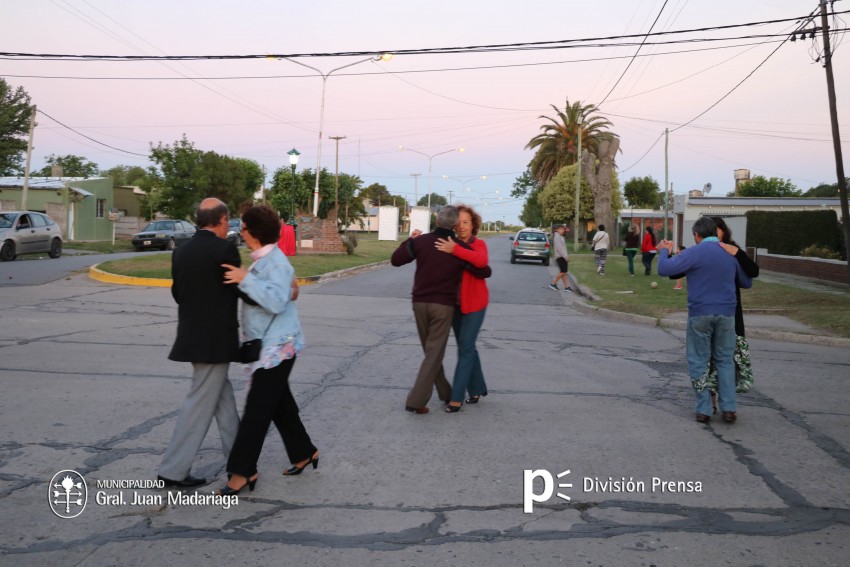 Encuentro de milonga en las calles de Madariaga