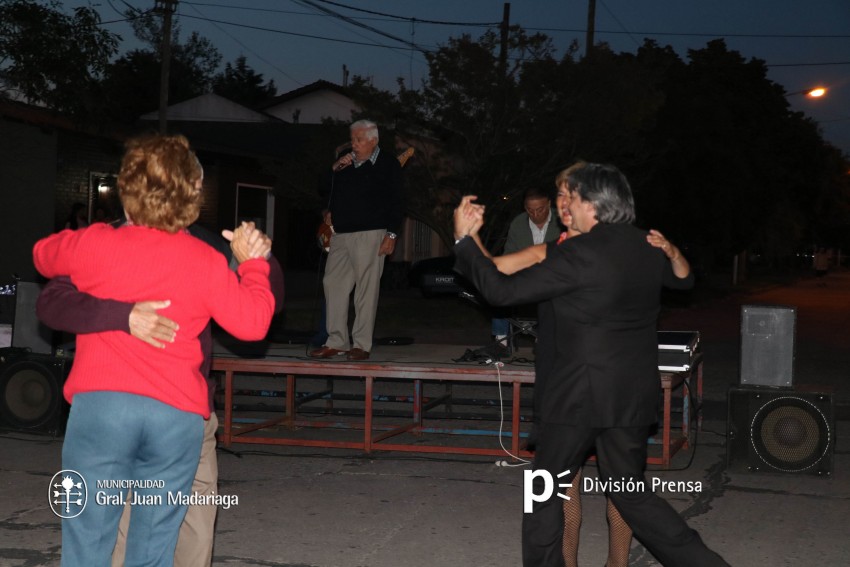 Encuentro de milonga en las calles de Madariaga