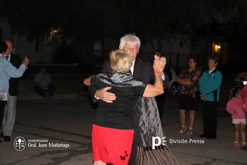 Encuentro de milonga en las calles de Madariaga