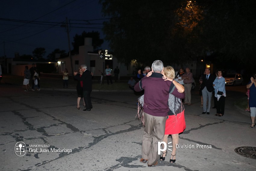 Encuentro de milonga en las calles de Madariaga