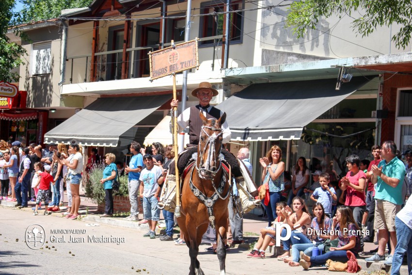 Las mejores fotos del desfile de gala de la Fiesta Nacional del Gaucho