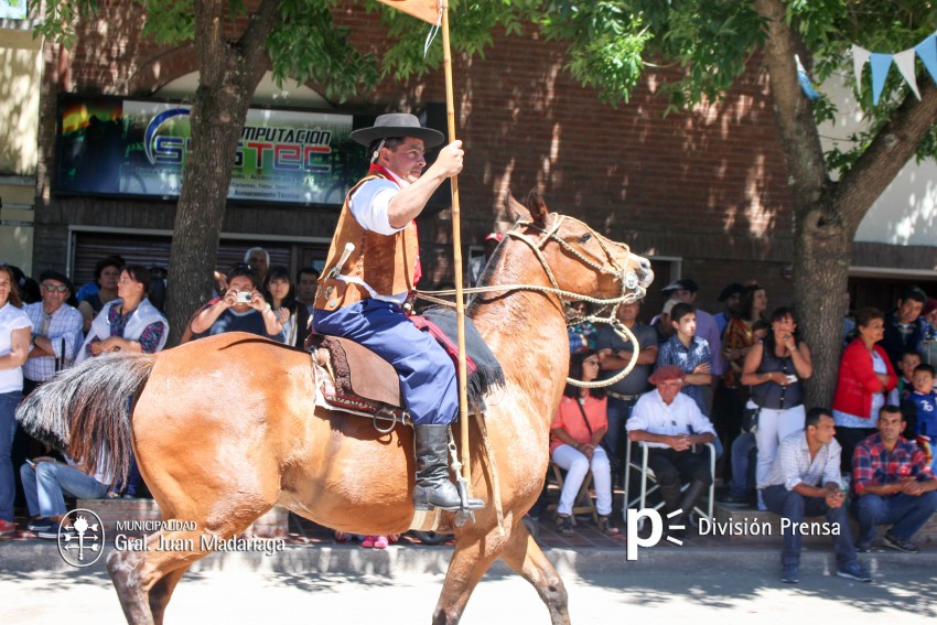 Las mejores fotos del desfile de gala de la Fiesta Nacional del Gaucho