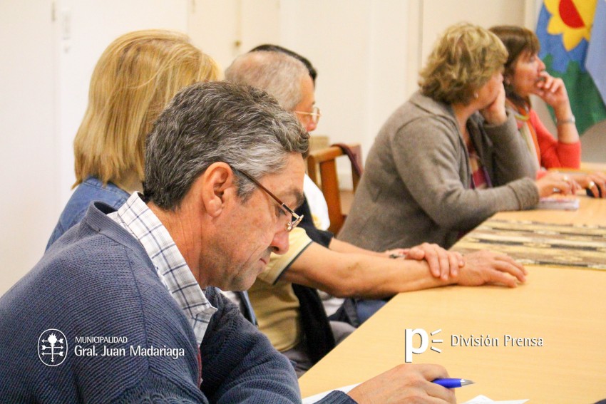 Funcionarios se reunieron con comerciantes y artesanos para dialogar s