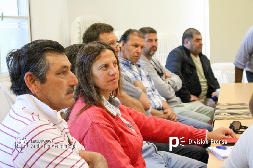 Funcionarios se reunieron con comerciantes y artesanos para dialogar s