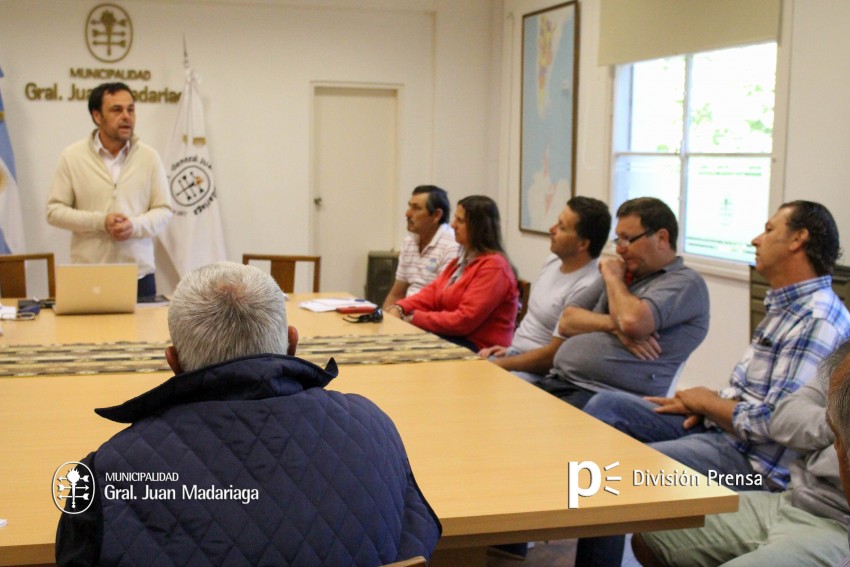 Funcionarios se reunieron con comerciantes y artesanos para dialogar s