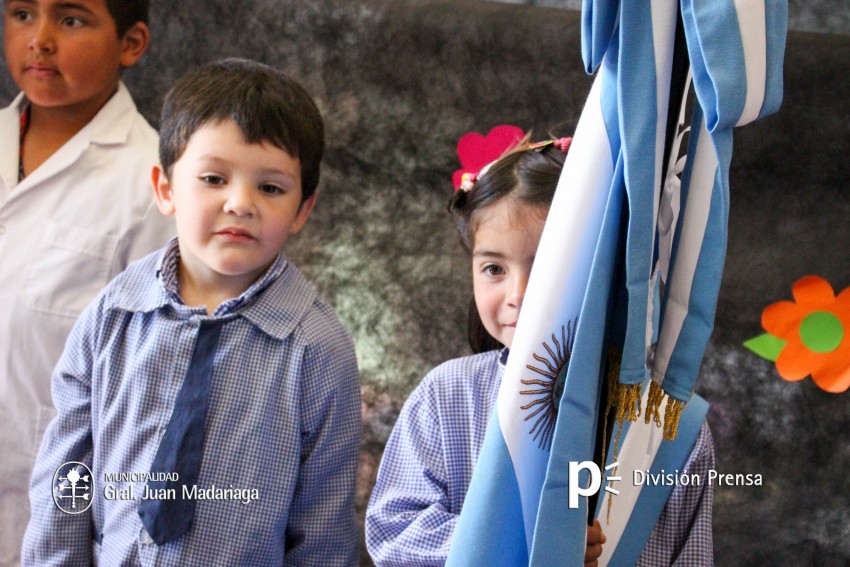 Realizaron nuevos reconocimientos  a alumnos destacados