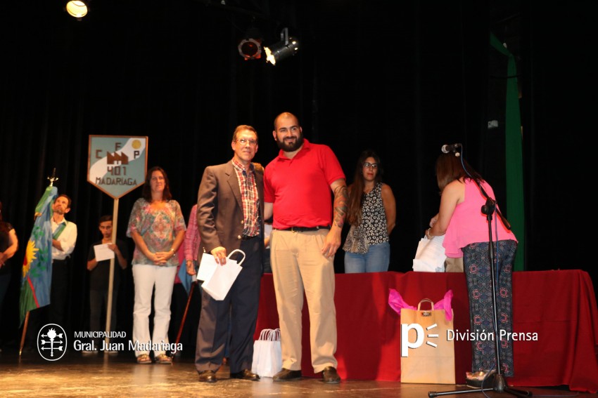 Realizaron nuevos reconocimientos  a alumnos destacados