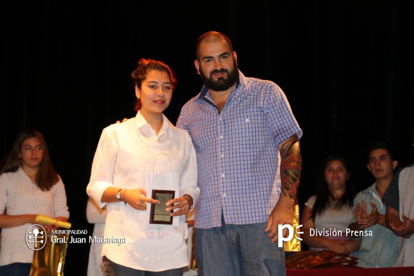 Realizaron nuevos reconocimientos  a alumnos destacados