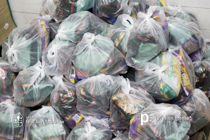 Inició la entrega gratuita de productos navideños