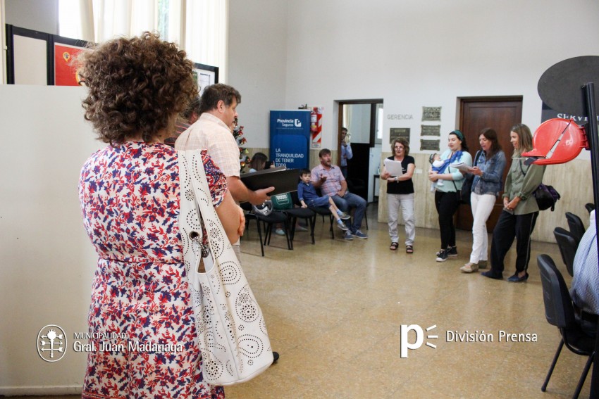 El coro municipal realiz intervenciones urbanas en distintos puntos d