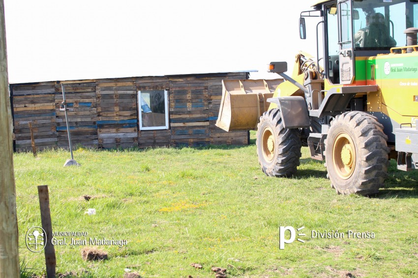 Usurpaciones: Demolieron una casilla en el barrio Los Pinos 2