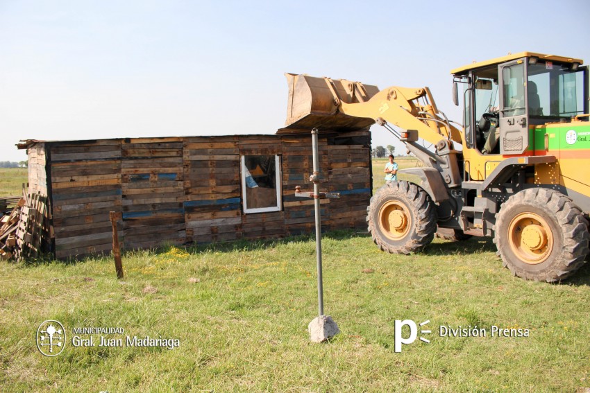 Usurpaciones: Demolieron una casilla en el barrio Los Pinos 2