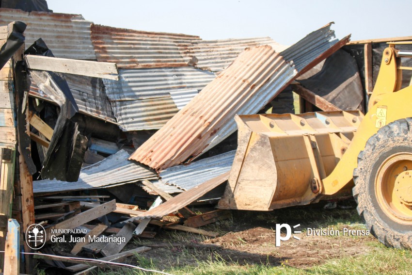 Usurpaciones: Demolieron una casilla en el barrio Los Pinos 2