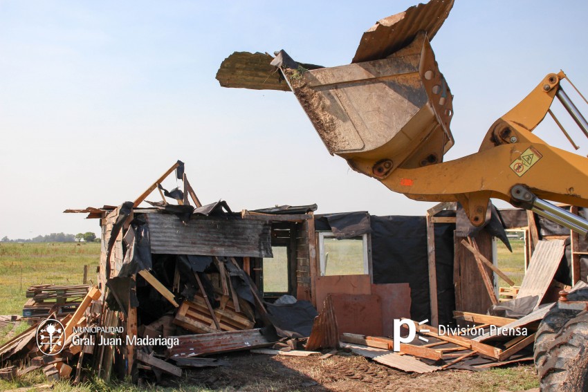 Usurpaciones: Demolieron una casilla en el barrio Los Pinos 2