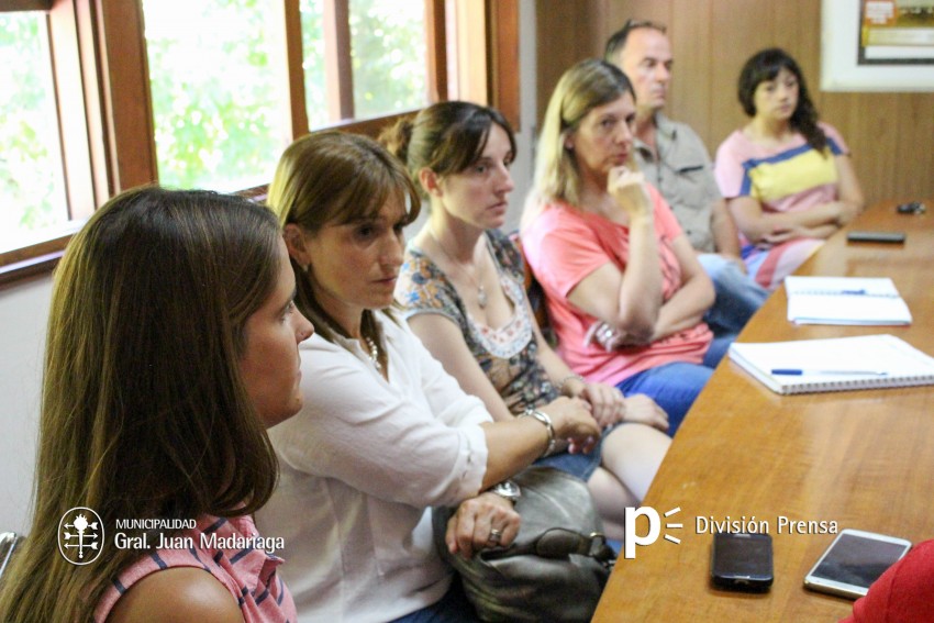 Proyectan construir una biblioteca bio-sustentable en la Escuela de Ma