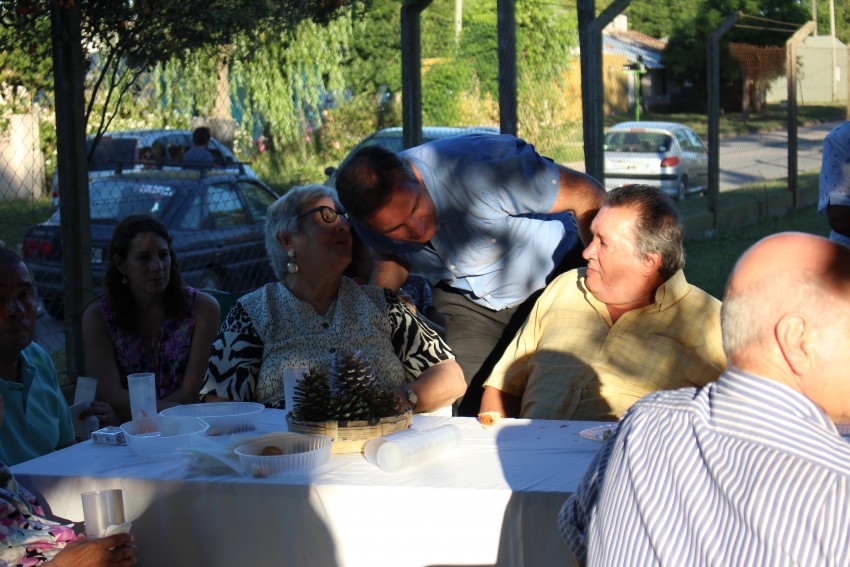 Los abuelos despidieron el ao con msica y baile