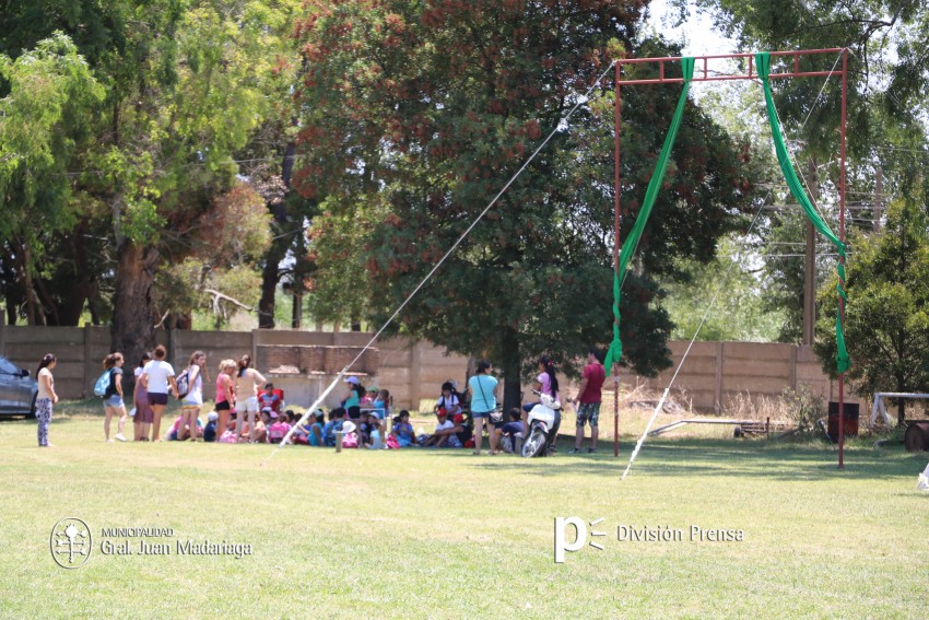 Inici� la actividad en la colonia de verano