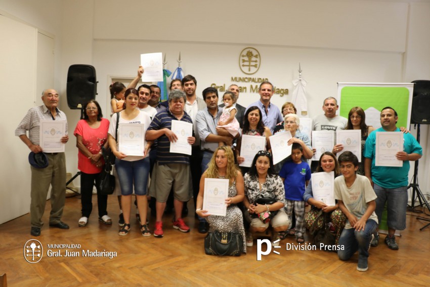 Santoro: Contar con la escritura de la vivienda es fundamental y sign