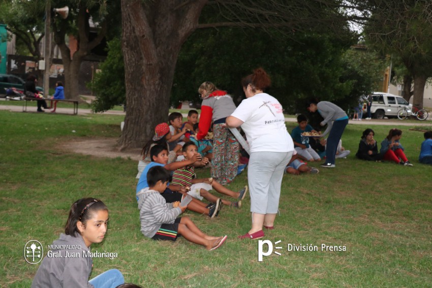 Cuentos, alegra y payasos para festejar la llegada de reyes en la pla