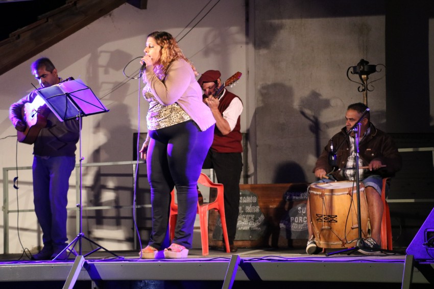 Se abri el ciclo veraniego de Folclore en los Barrios