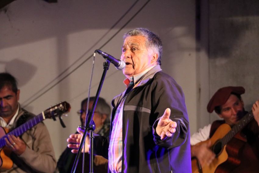 Se abri el ciclo veraniego de Folclore en los Barrios