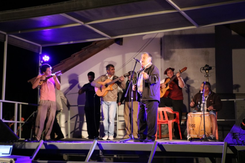 Se abri el ciclo veraniego de Folclore en los Barrios