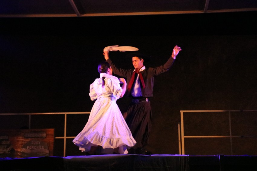 Folclore en los barrios pas por el Martn Fierro