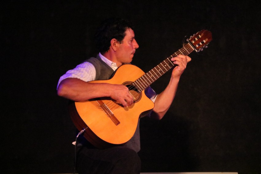 Folclore en los barrios pas por el Martn Fierro