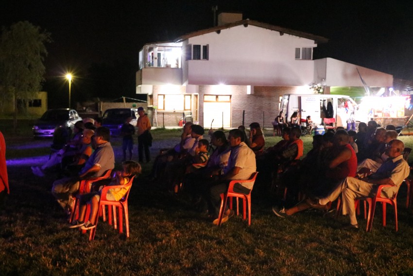 Folclore en los barrios pas por el Martn Fierro