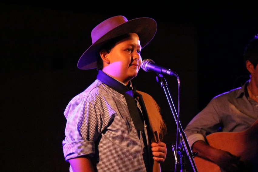 Folclore en los barrios pas por el Martn Fierro