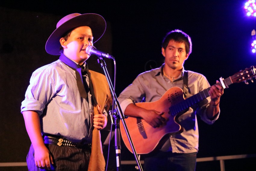 Folclore en los barrios pas por el Martn Fierro