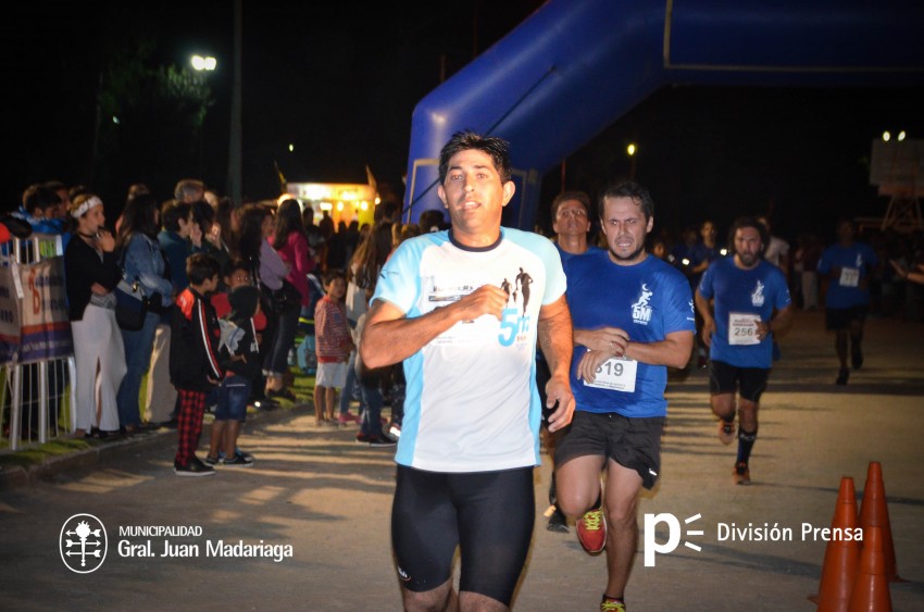 Las 5 millas nocturnas en fotos