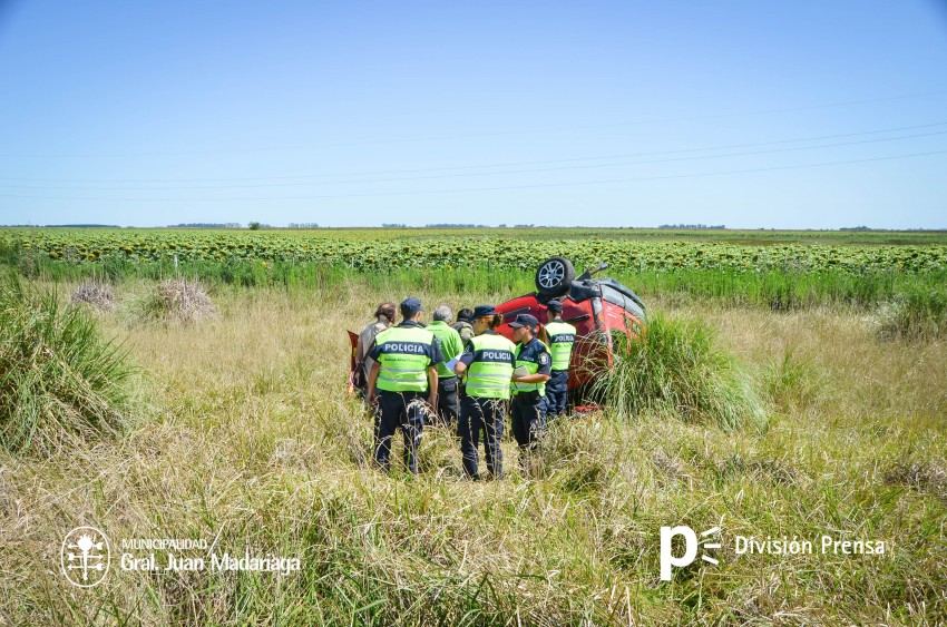 Vuelco en ruta 74: trasladaron a 3 heridos al Hospital Municipal